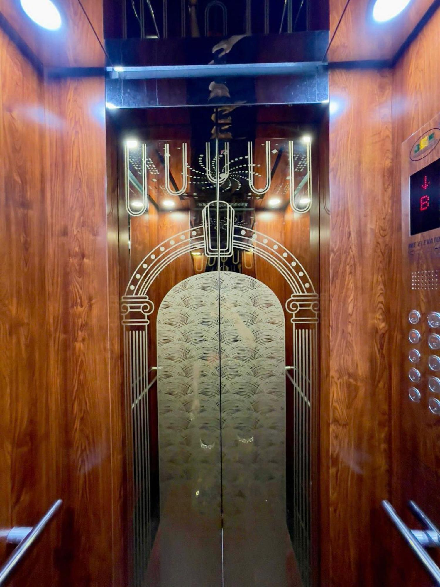 Khach San Tran Long Capsule hotel *